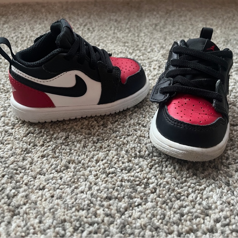 Jordan’s size 5c sneakers